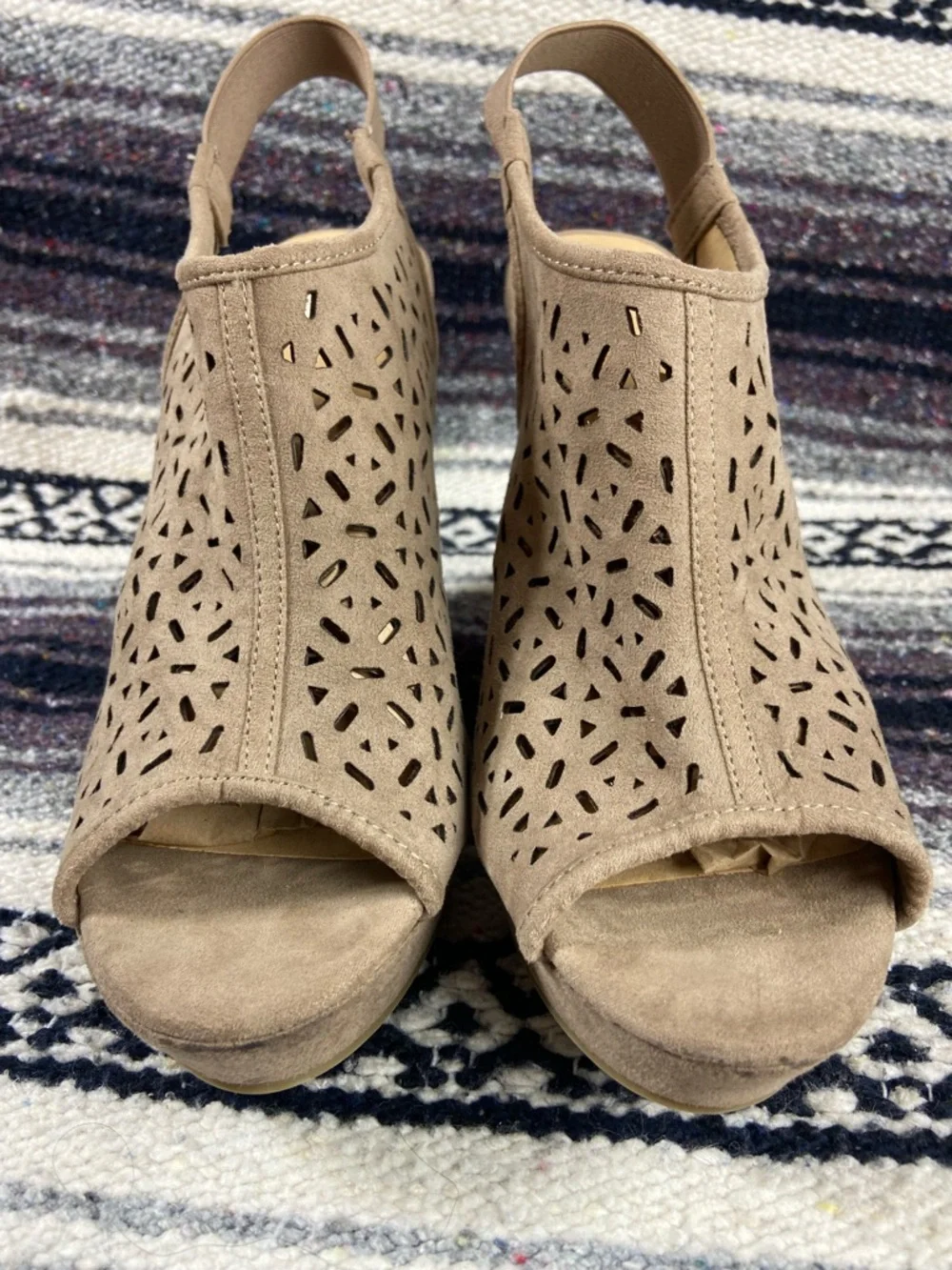 Chinese Laundry Taupe Platform Perforated Peep Toe Wedge Sandals High Heels 11